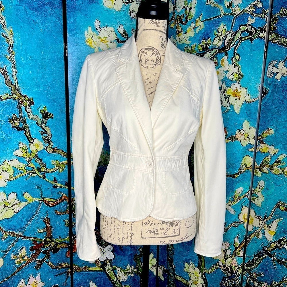 White SZ 8, Vintage Victoria’s Secret, Body by Victoria, fitted suit jacket.
